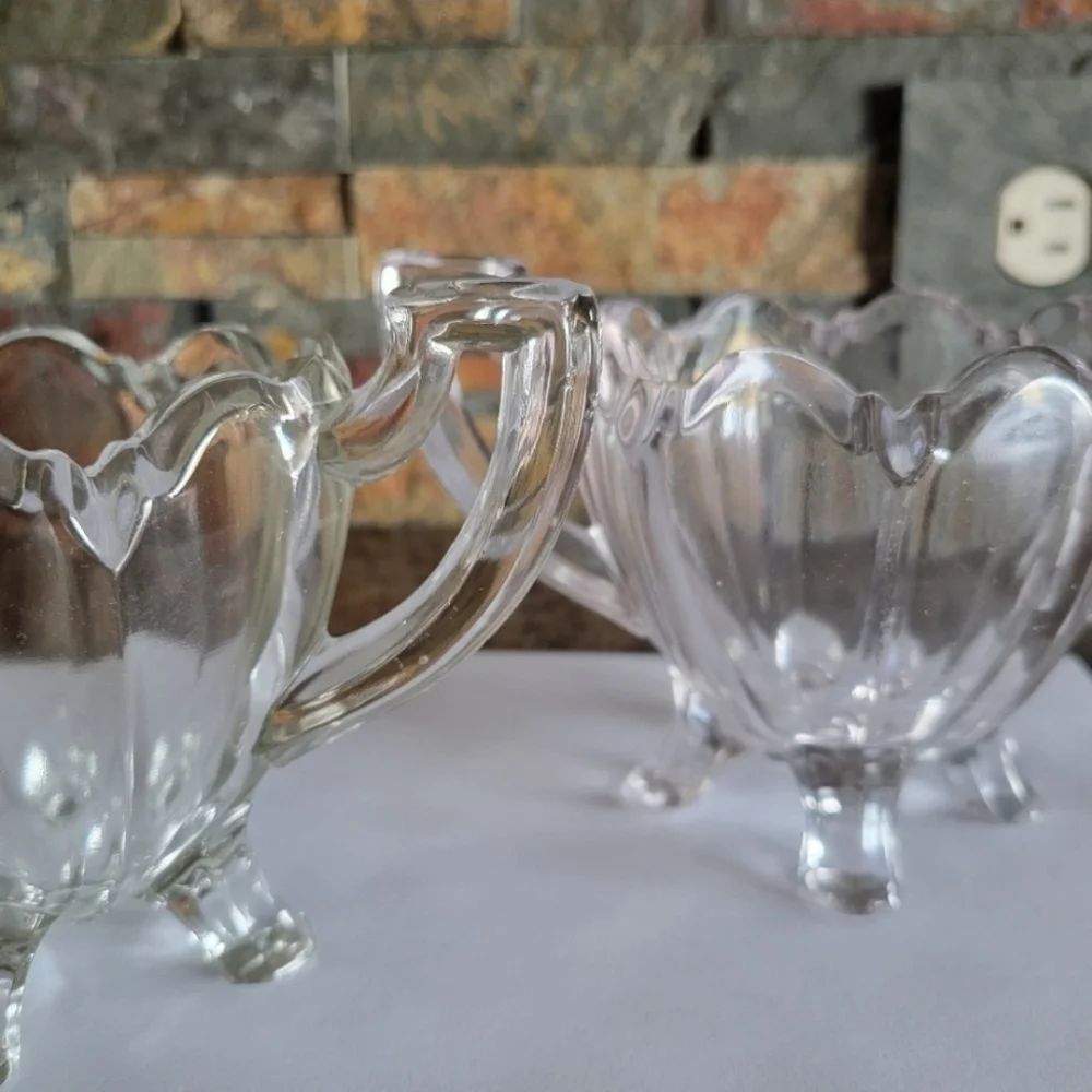 Vintage Indiana Glass sugar bowl Dish‎ 4 footed depression glass #B scalloped